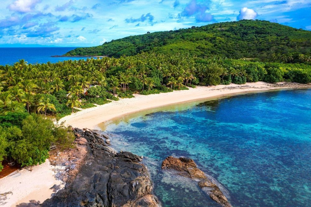 Barefoot Manta Island Resort 1