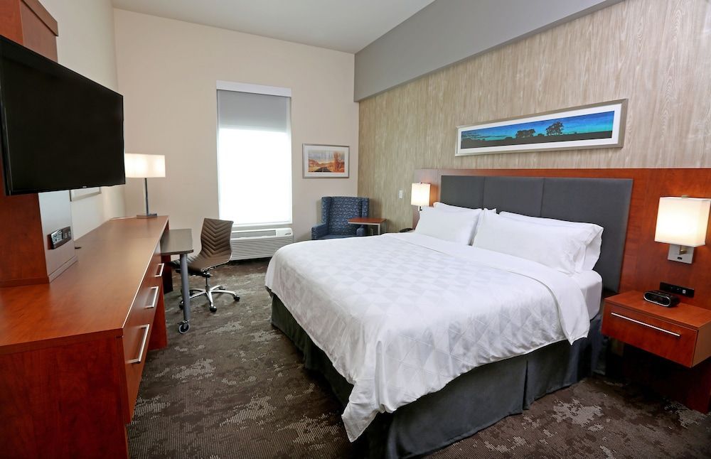 Holiday Inn & Suites SIOUX FALLS - AIRPORT by IHG 2