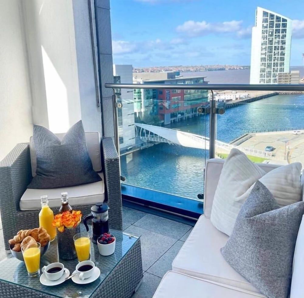 NOVU Apartments Liverpool Waterfront 1