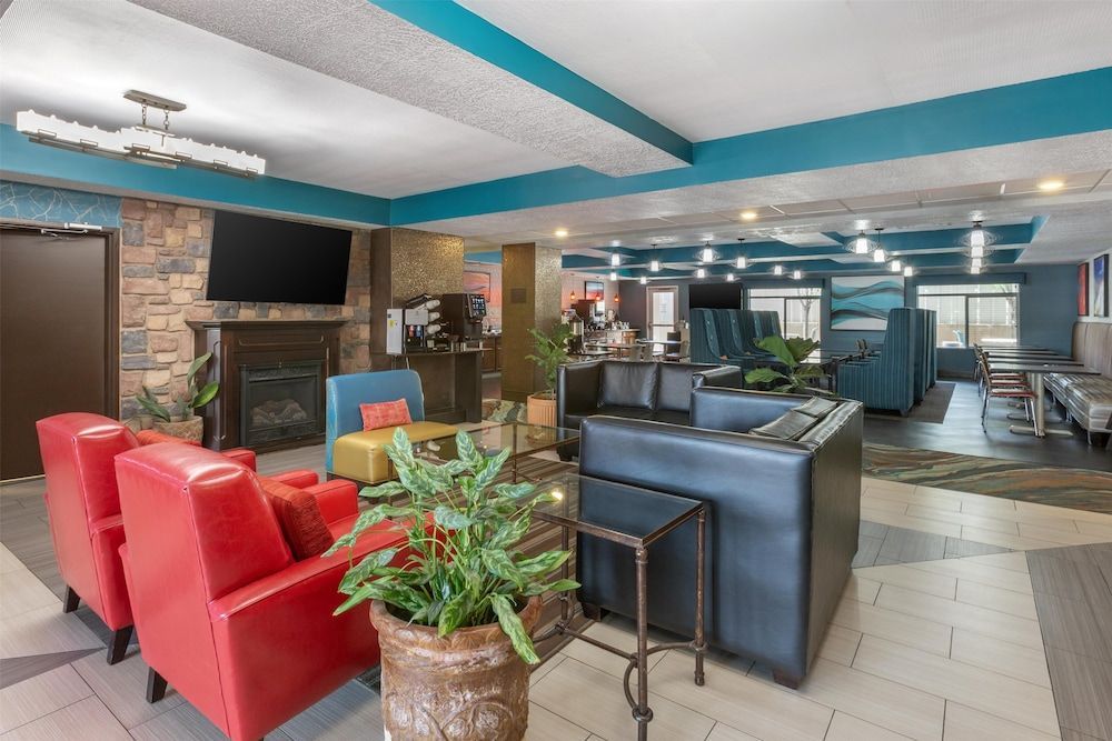 Best Western Plus Gallup Inn & Suites 2