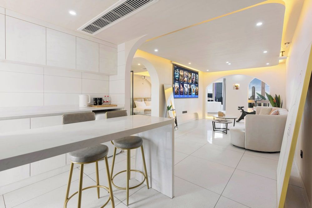 J&H Invis High Rise Panoramic Art Hotel 1