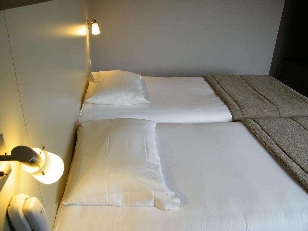 Brit Hotel Armor 1