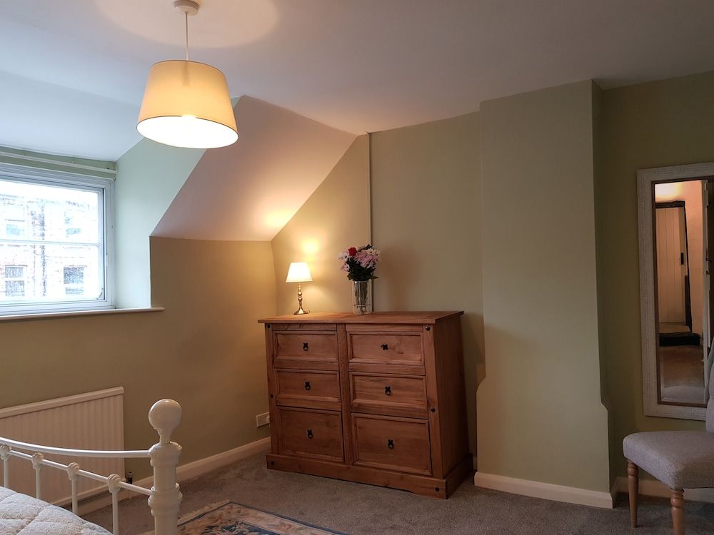 Cruck Cottage - Gorgeous 300 Year Old Cottage Mins from North Yorkshire Moors, Steam Trains and Picturesque Pickering 2