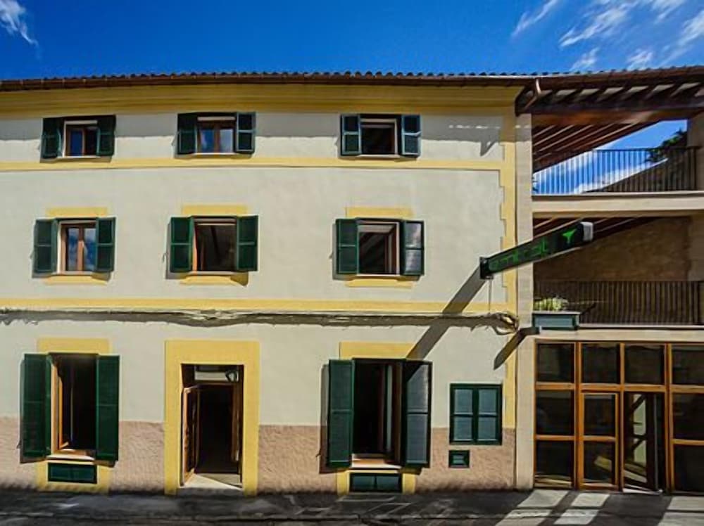 Embat - Hostel 1