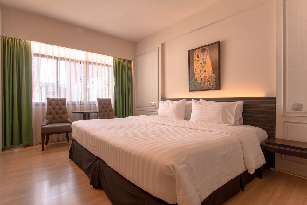 The Residence Rajtaevee Hotel 1