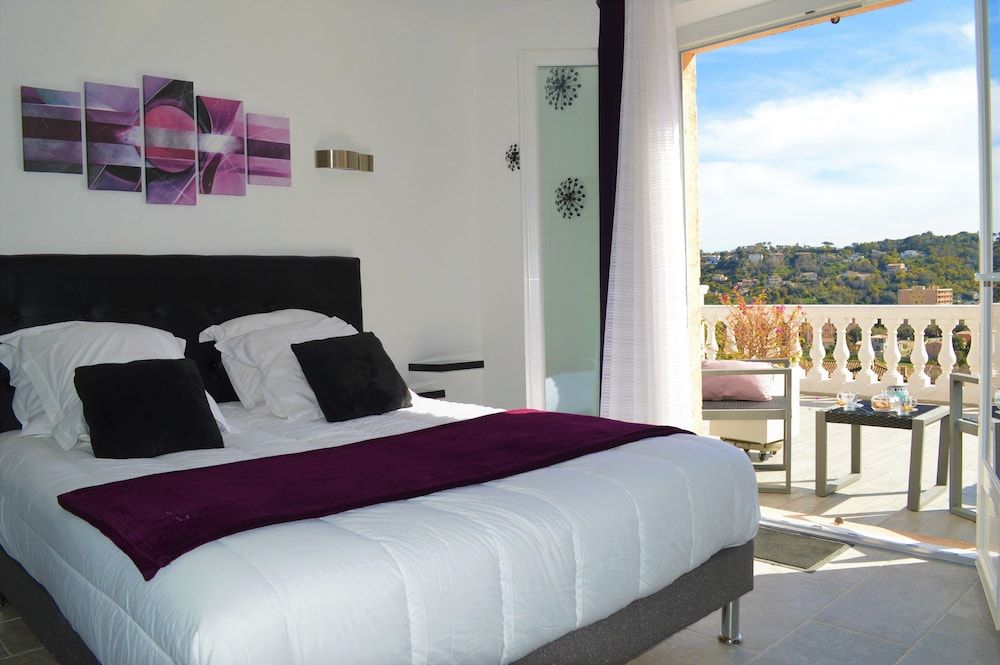 Villa La Terre Des Lauriers B&B 2