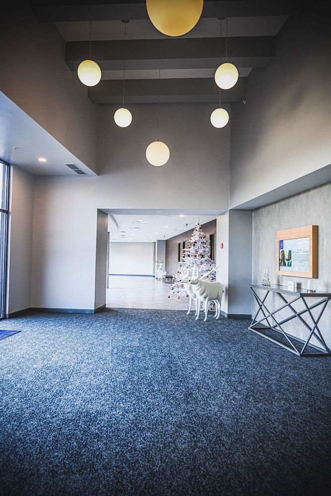 Delta Hotels by Marriott Cincinnati Sharonville 2