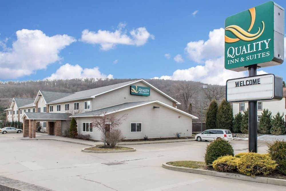 Quality Inn & Suites Titusville 1