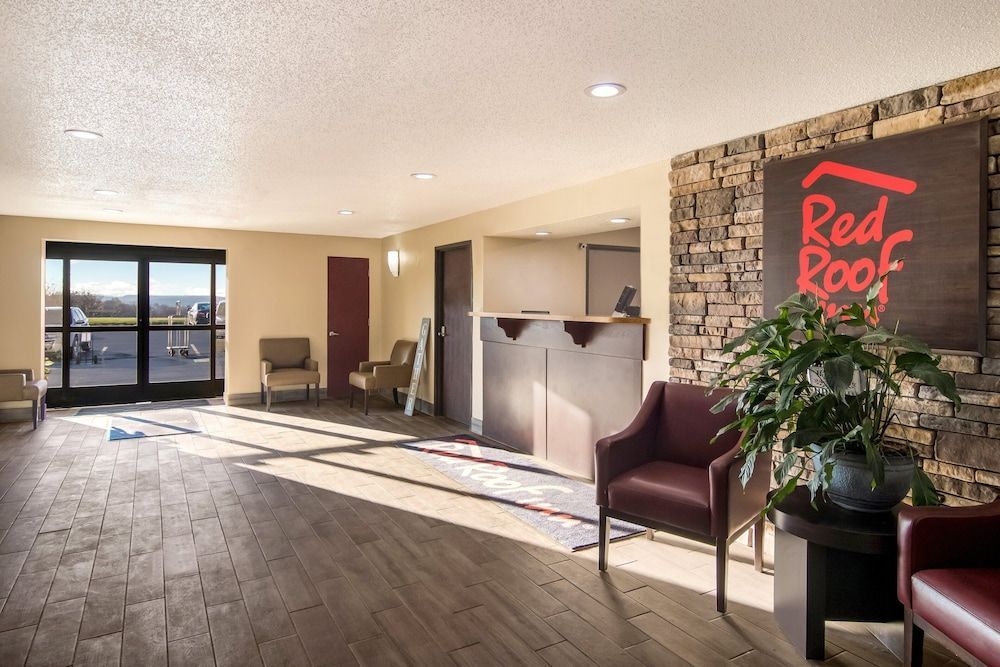 Red Roof Inn Greensburg 1
