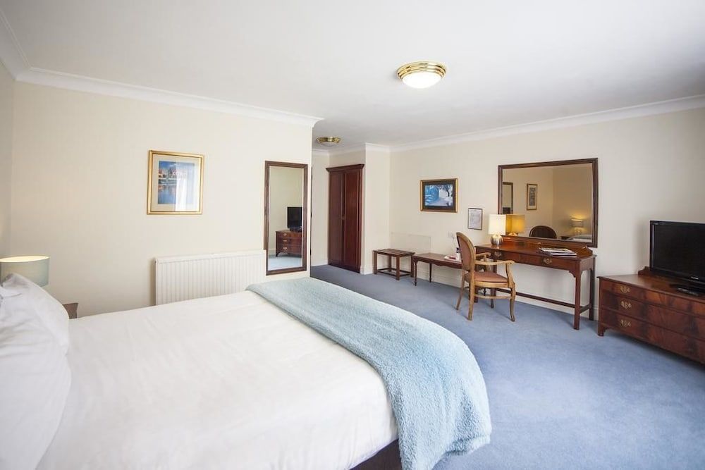 The Walnut Tree Hotel 1