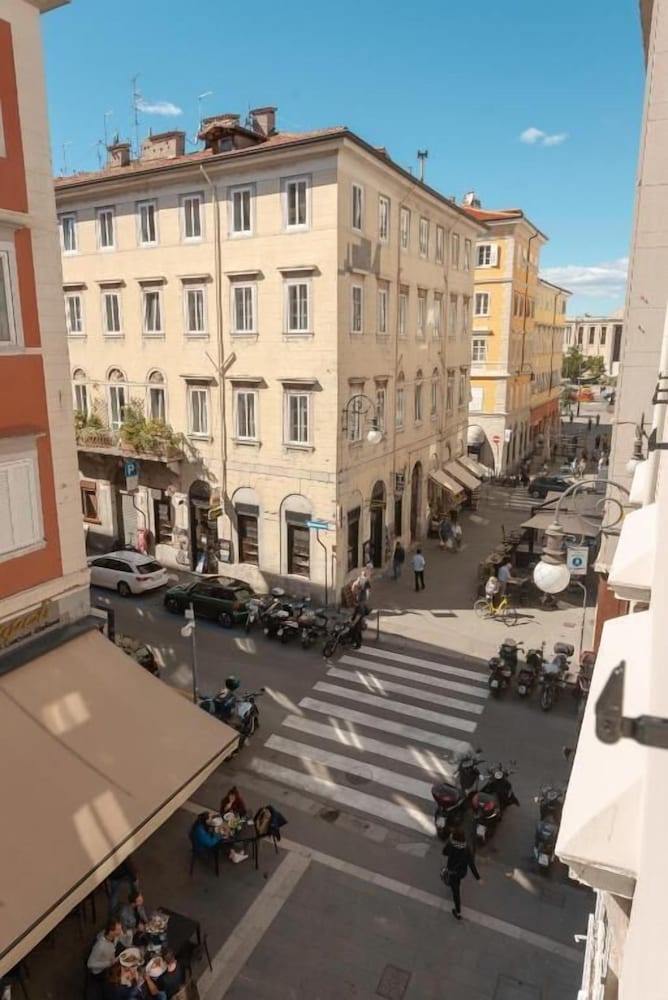 Victoria Boutique Suites 1