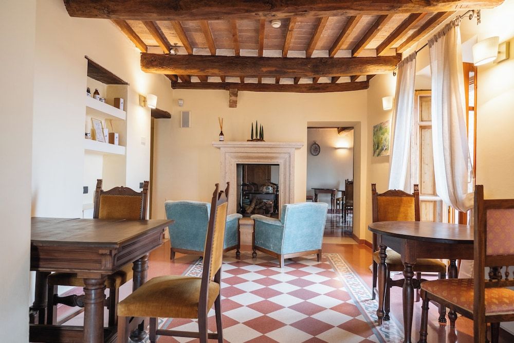Rocca d'Orcia Suites and Villas 2