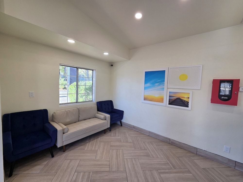 Days Inn & Suites by Wyndham Flagstaff I-40 2