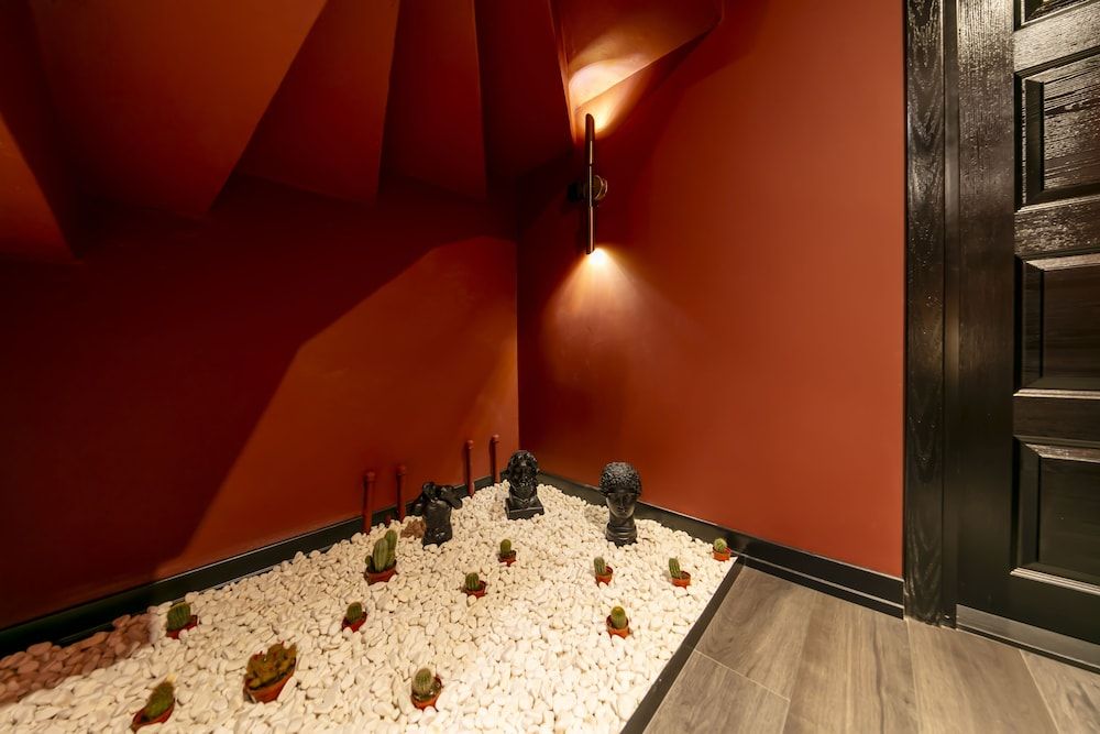 Hexa Suites Hotel 2