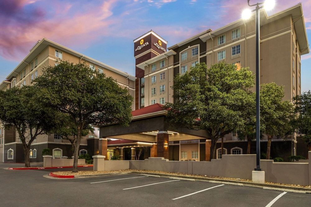 La Quinta by Wyndham San Antonio Airport 1