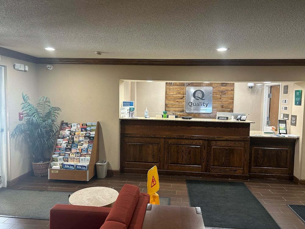 Quality Inn & Suites Bradford 1