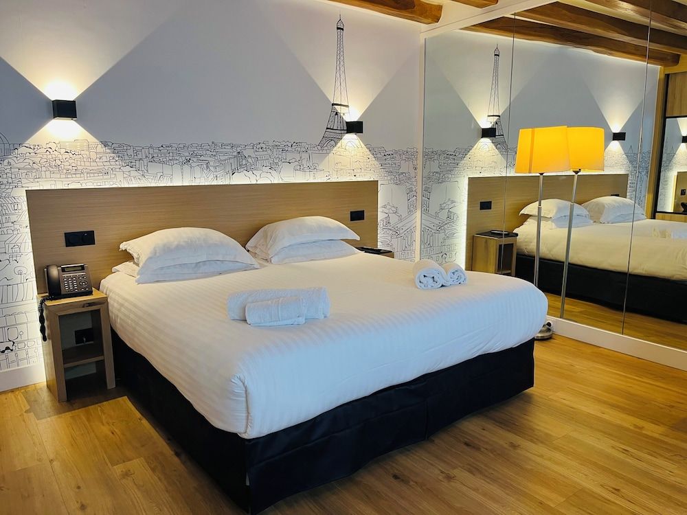 Lion d'Or Paris Suites 1