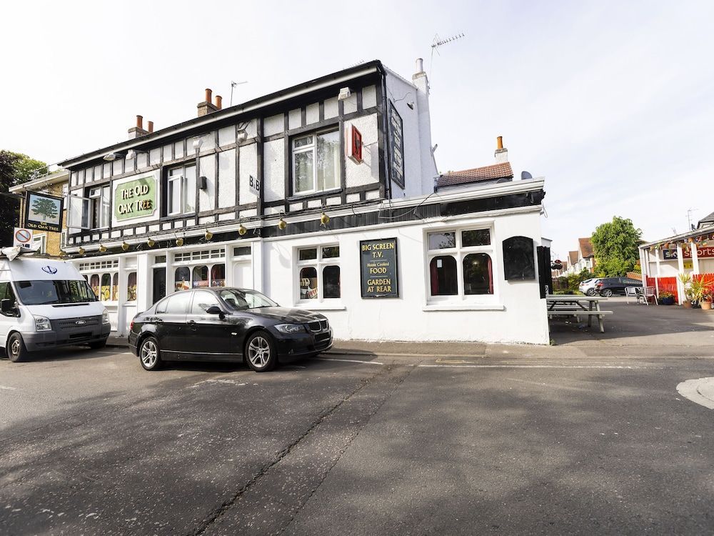Old Oak Tree Inn 1