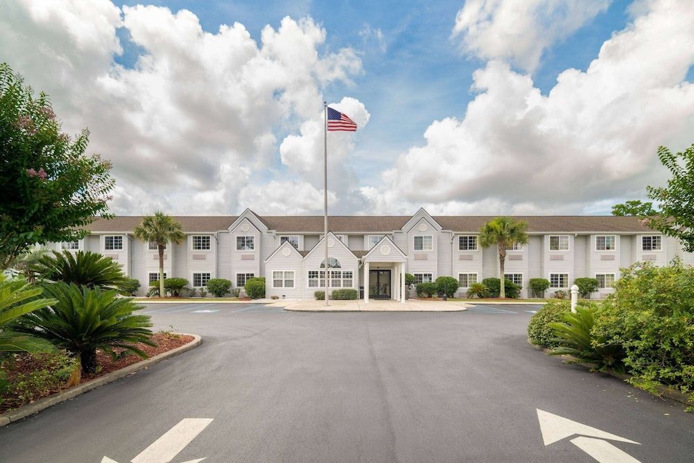 Microtel Inn & Suites by Wyndham Savannah/Pooler 1