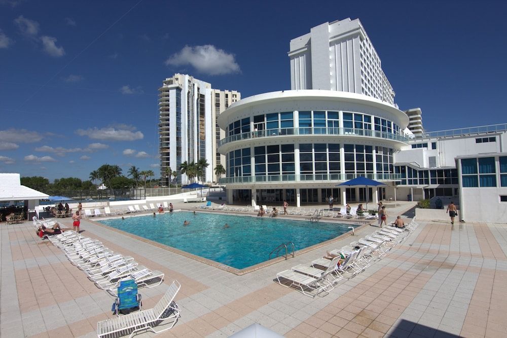 Miami Beach Apartments by MiaRentals 1