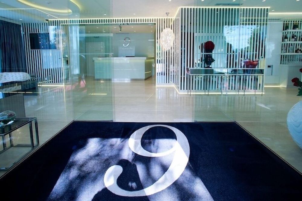 Hotel 9 2