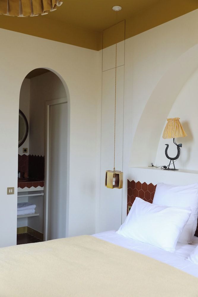 Les Chambres de la Relève 1