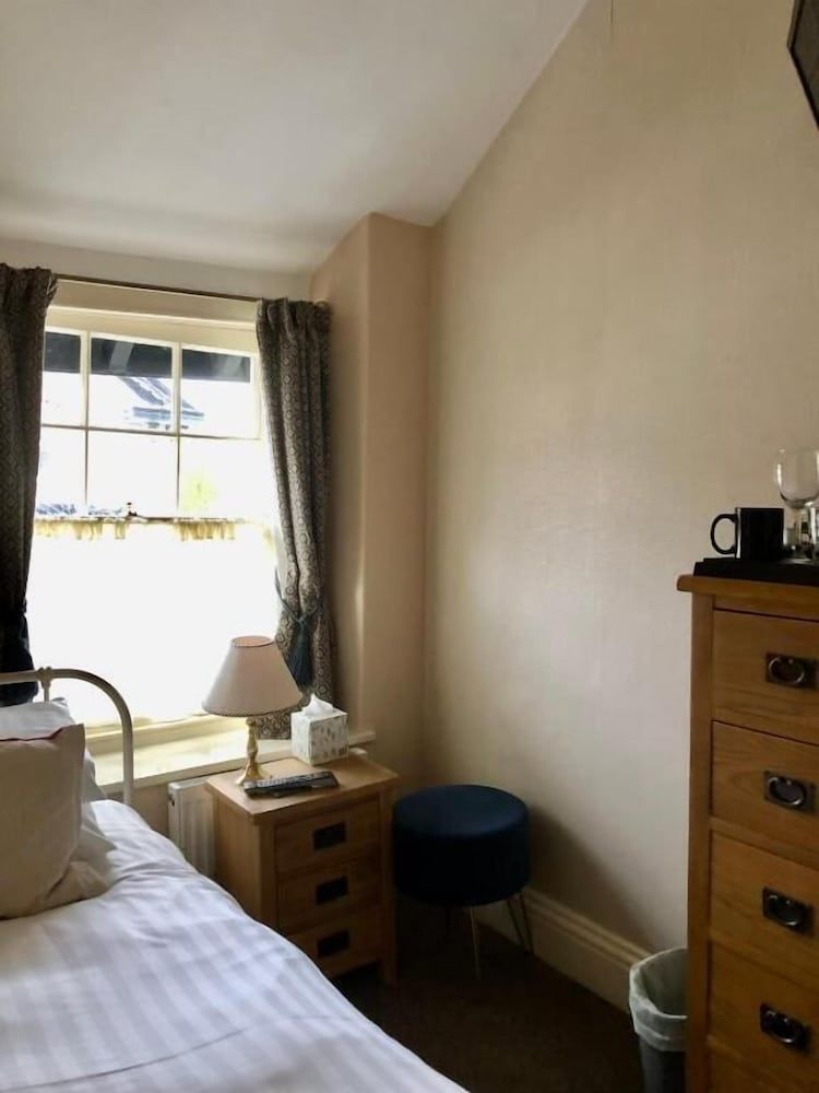 Glendale Guest House 1