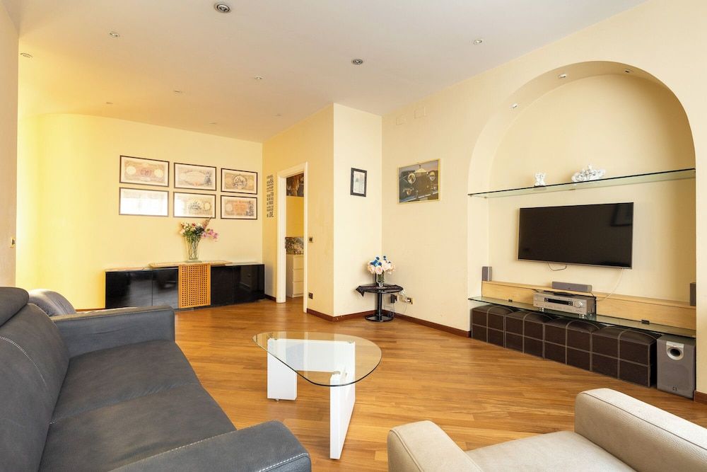 Family Elegant Apartment by Wonderful Italy 2