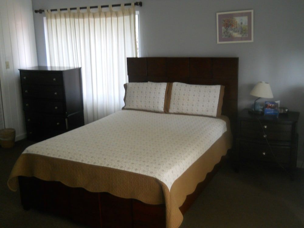 Coral Harbour Beach House And Villas 2