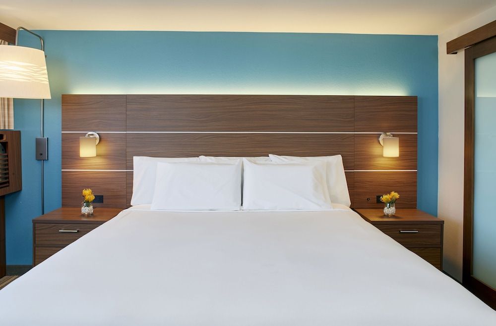 Holiday Inn Express WAIKIKI by IHG 2