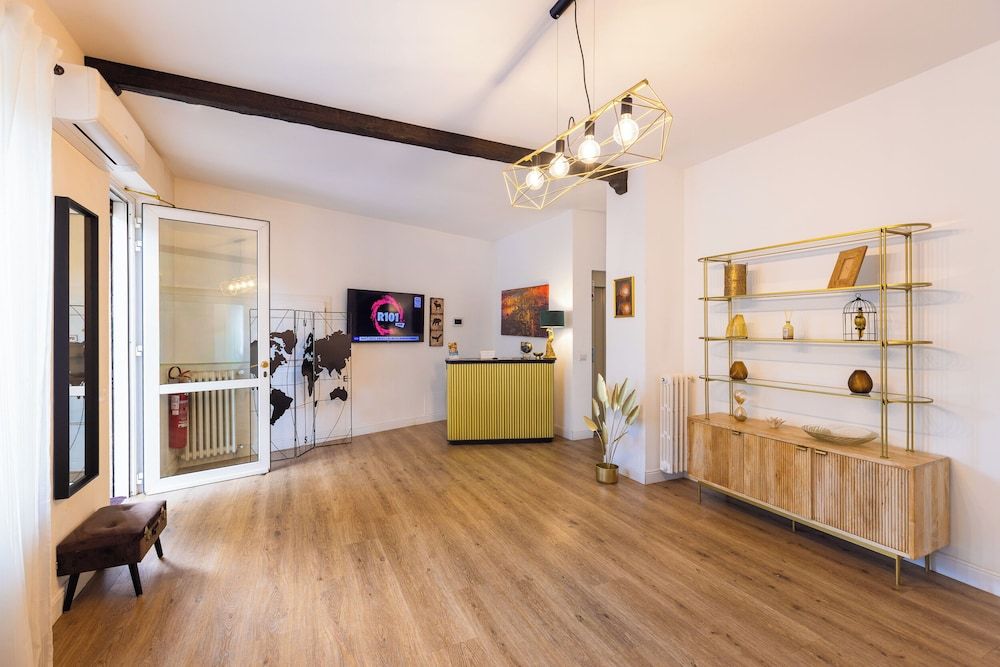 Domino Hotel 2