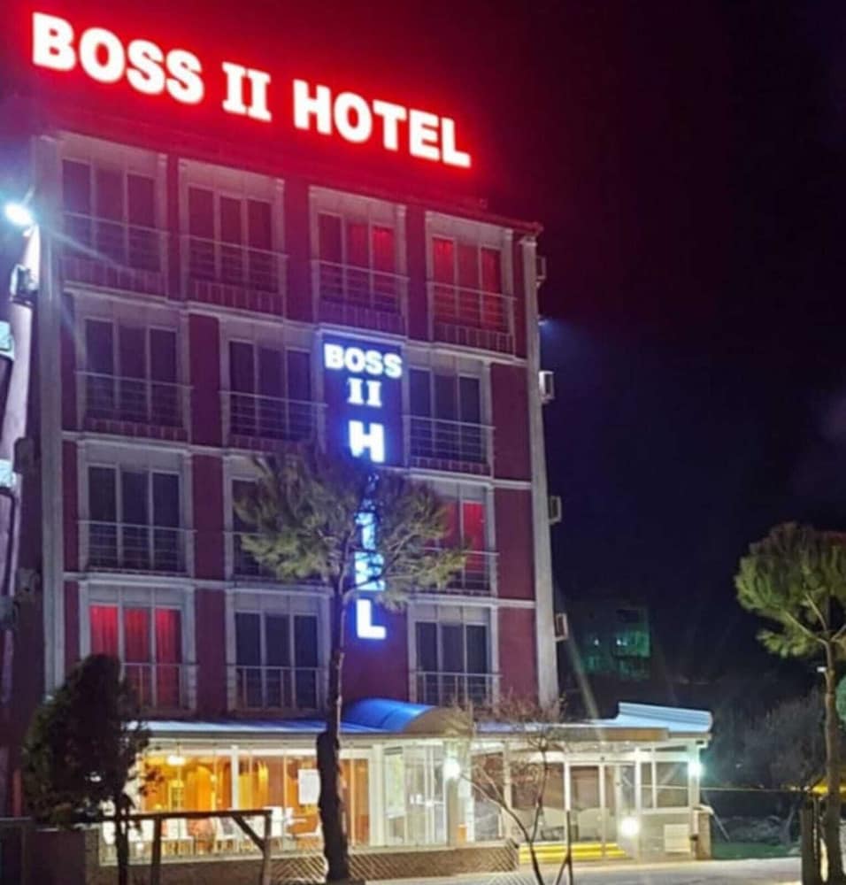Boss 2 Hotel 1