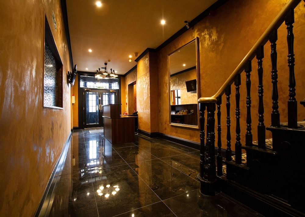 The Hadley Hotel 2