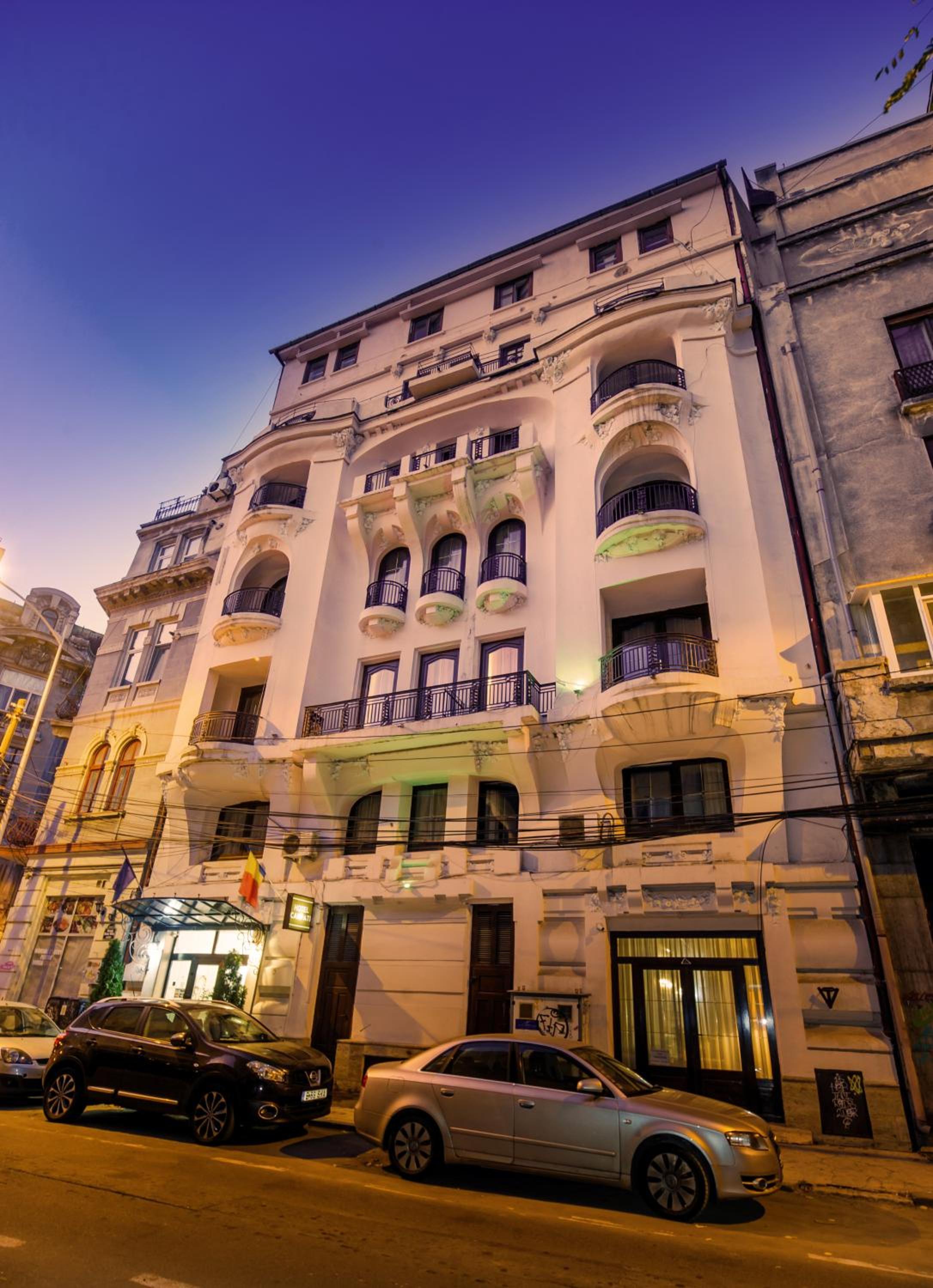 Hotel Carpati Imparatul Romanilor 1