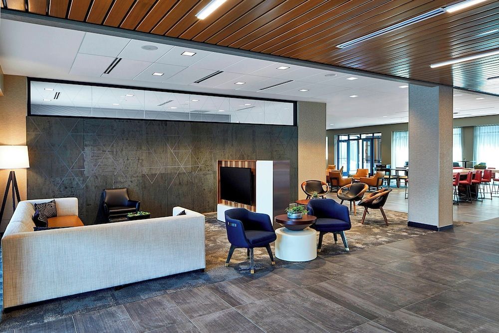 Courtyard by Marriott Minneapolis West 2