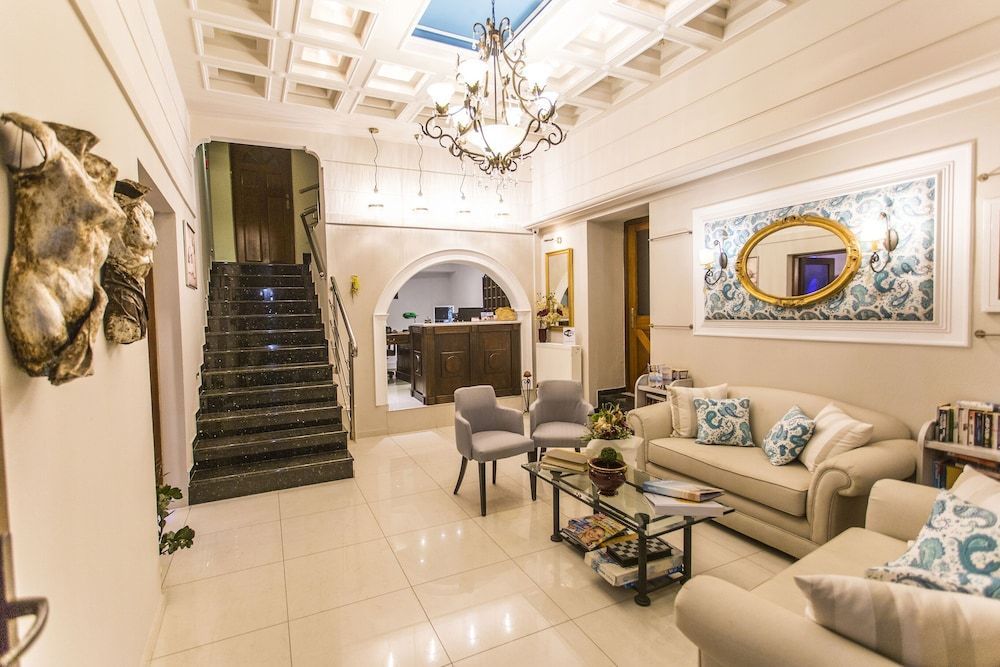Paradise Hotel 2