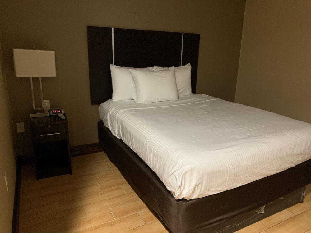 Pitkin Hotel 2