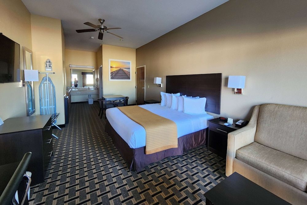 Days Inn by Wyndham Baytown East 1