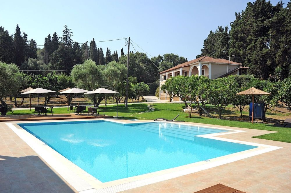 Eleas gi (Olive Grove Estate) 1