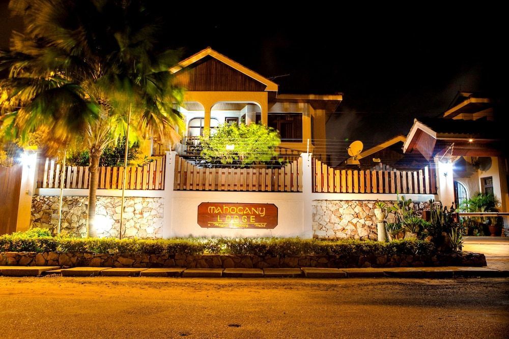 Mahogany Lodge, Cantonments 1