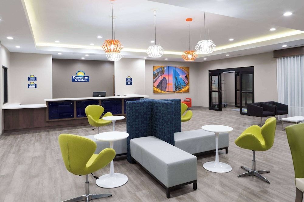 Days Inn & Suites by Wyndham Houston NW Cypress 2