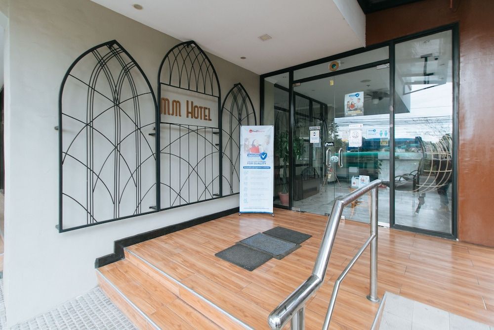RedDoorz Plus at MM Hotel Las Pinas former RedDoorz Plus Near Bamboo Organ 2