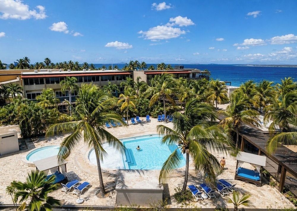 Eden Beach Resort - Bonaire 1
