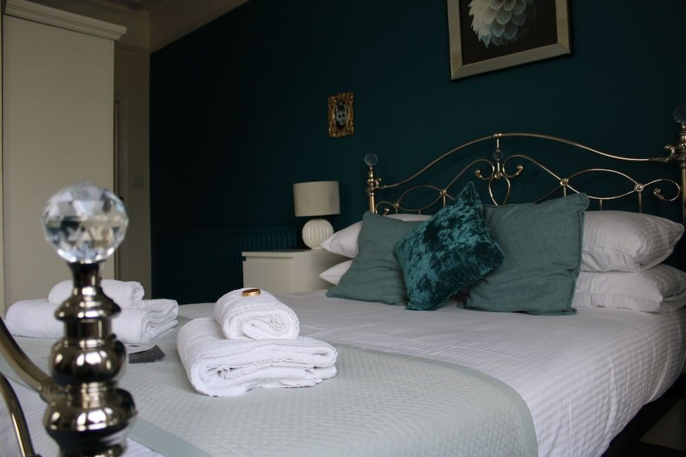 The Birdham Hotel & Restaurant 2