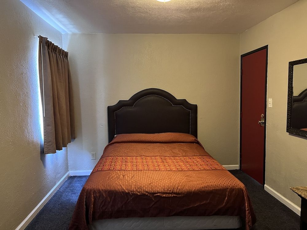 Miller Hotel 2