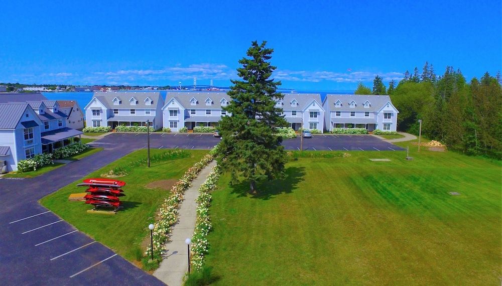 Clearwater Lakeshore Motel 1