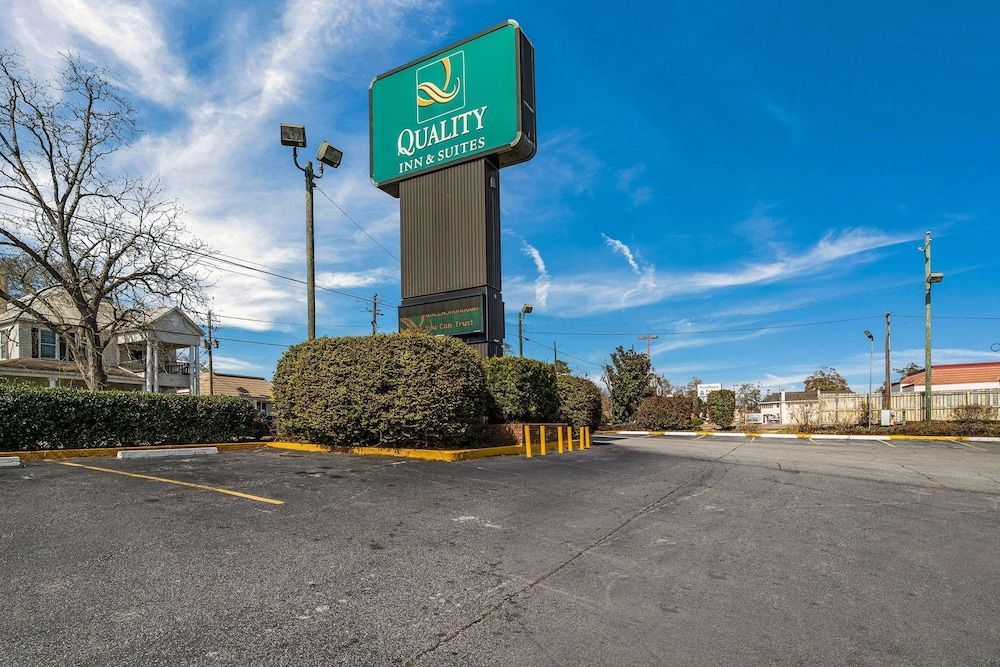 Quality Inn & Suites Conference Center Statesboro Historic District 1