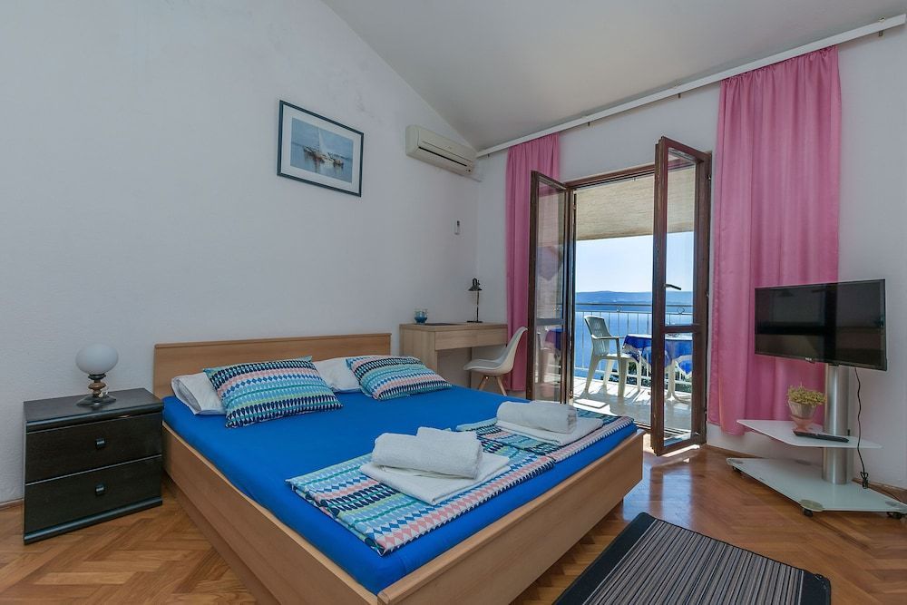 Apartments Maras 1