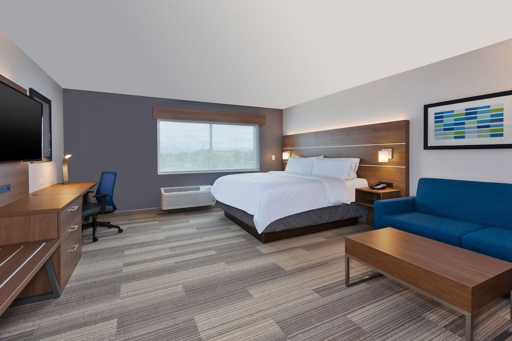 Holiday Inn Express & Suites EAU CLAIRE WEST I-94 by IHG 2