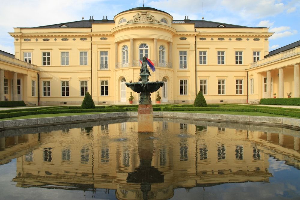 Károlyi Kastély Hotel & Restaurant 1